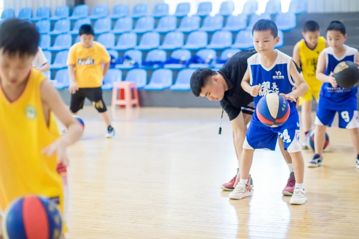 为什么封闭训练是提高篮球水平的有效途径_2